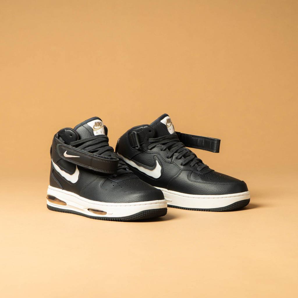 Sepatu Sneakers Pria N I K E Air Force 1 Mid Evo Remastered Black White Original