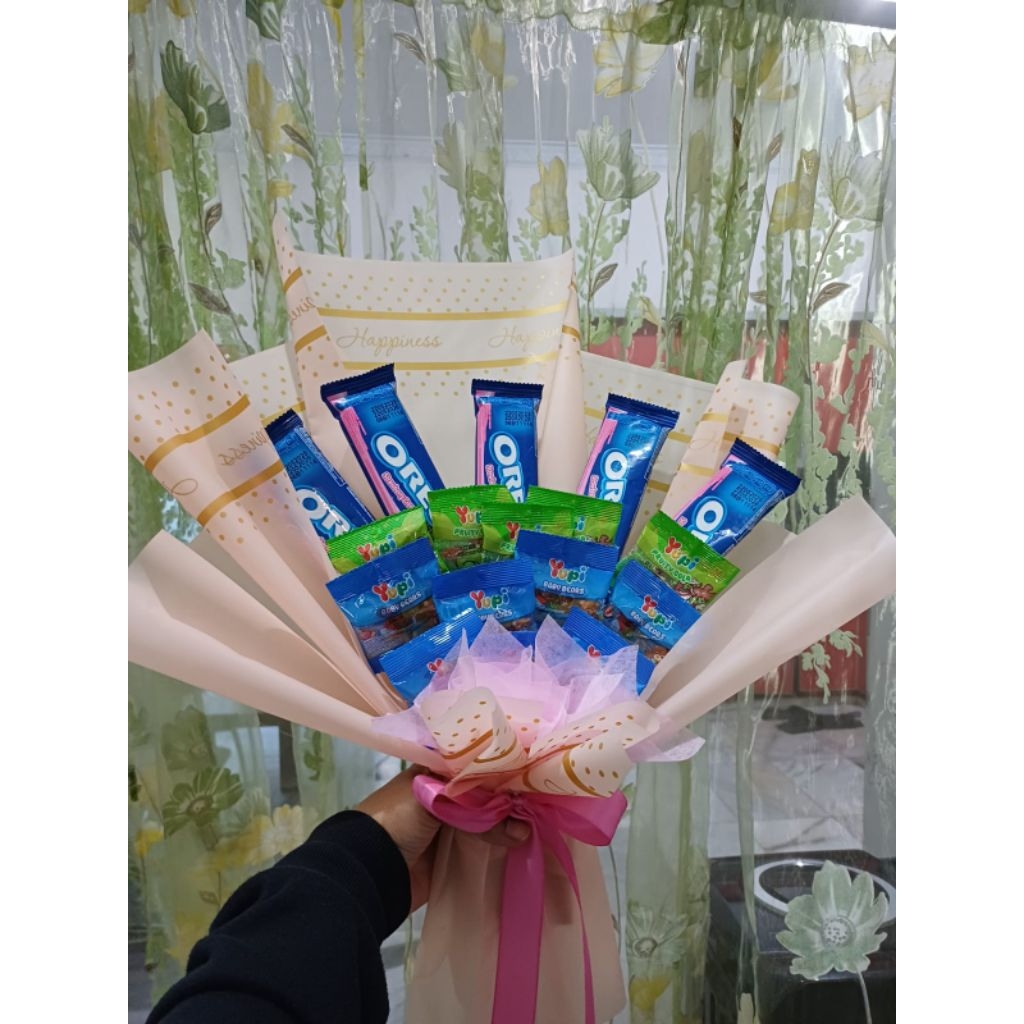 Bucket snack biskuit oreo mix yupi