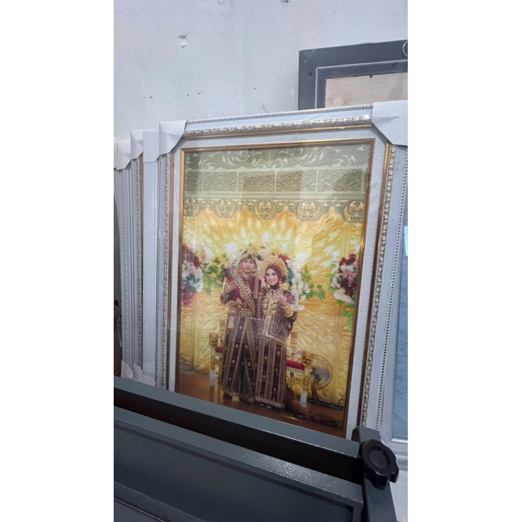 Cetak Foto + Bingkai Ukuran 16RW (40x60)
