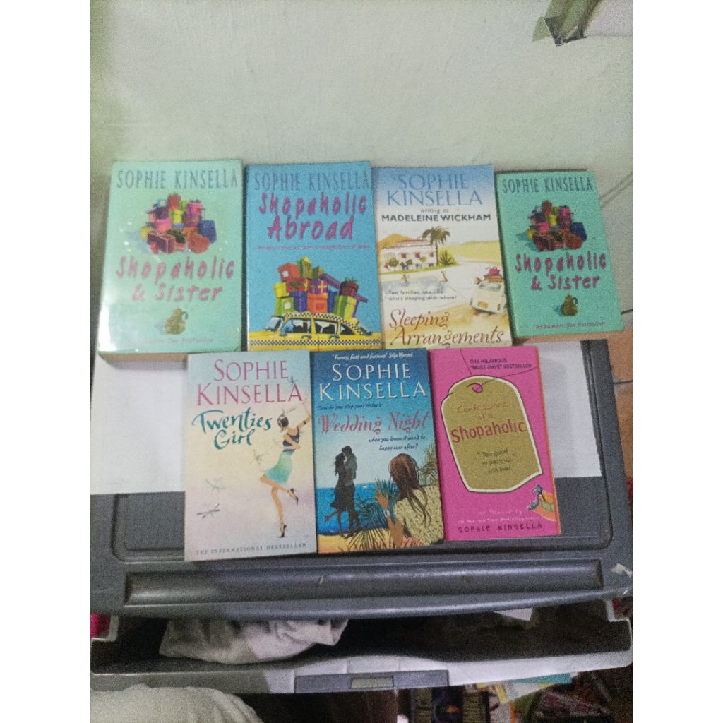 novel import Shopaholic ( Confession, sister, abroad, wedding night, Twenties girl)/S.Kinsella, Runa