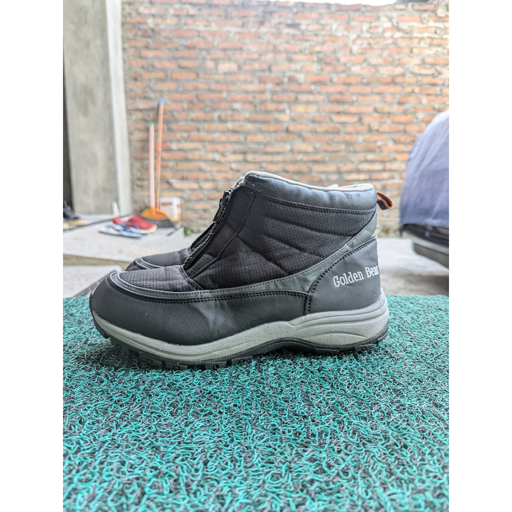 SEPATU GUNUNG SECOND SIZE 40 INSOL 25.5 ( SECOND ORIGINAL OUTDOOR )