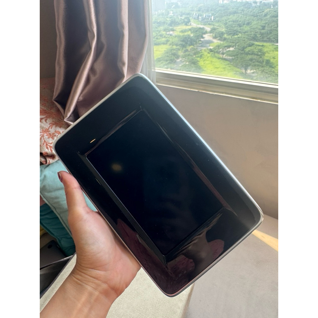 Layar Monitor Mobil Mercy