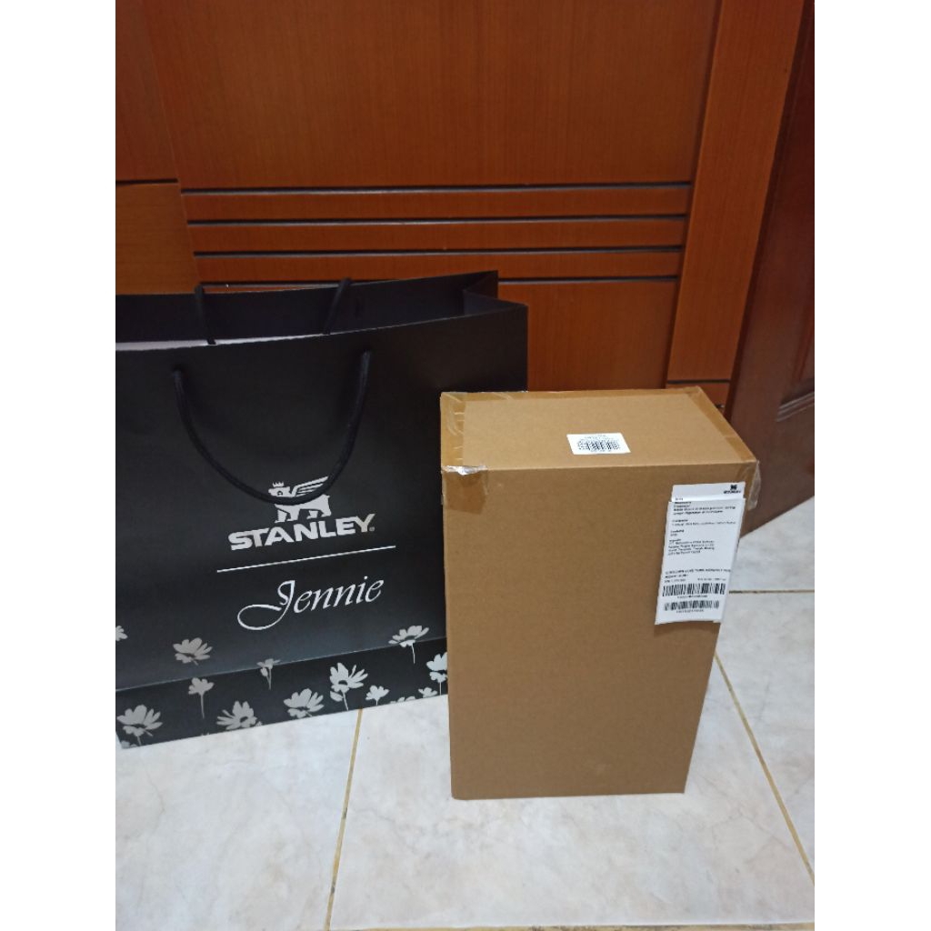 Stanley x jennie quencher tumbler 30oz