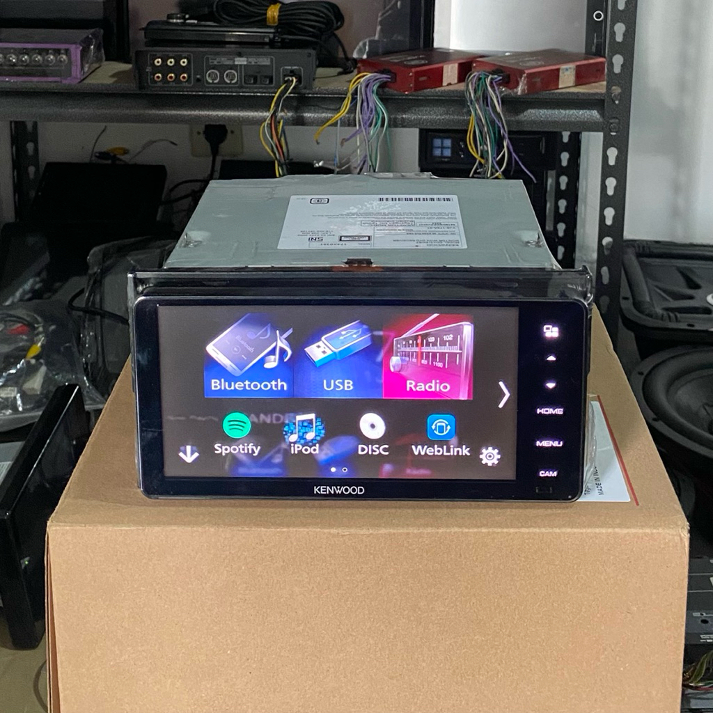 head unit double din merk kenwood DDX718WBT original terios 7 inch wide