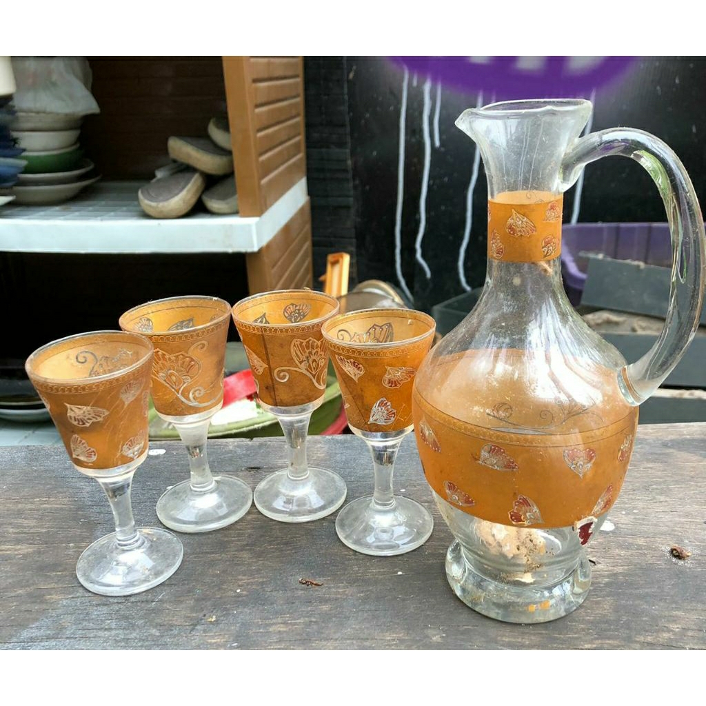 hiasan teko dan gelas