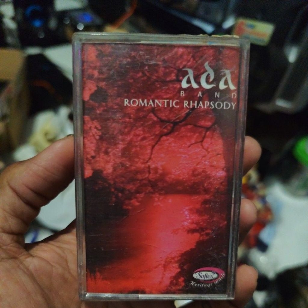 Kaset Ada band album Romantic Rhapsody second