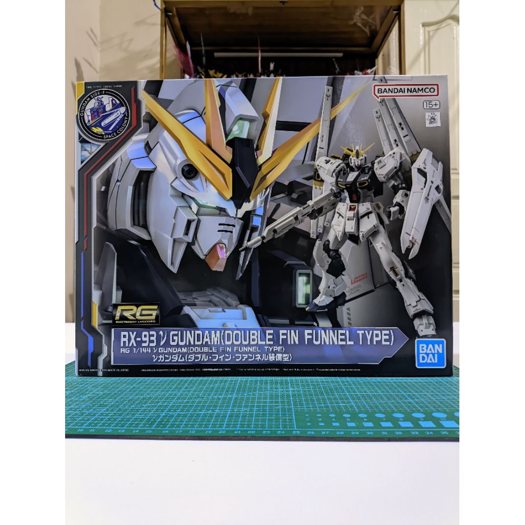 RG 1/144 RX-93 V / RG Nu Gundam (Double Fin Funnel Type) BANDAI