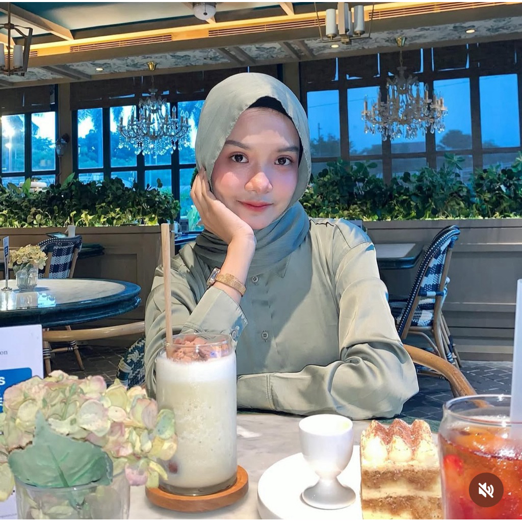 PRELOVED KEMEJA SATIN HIJAU DEEP