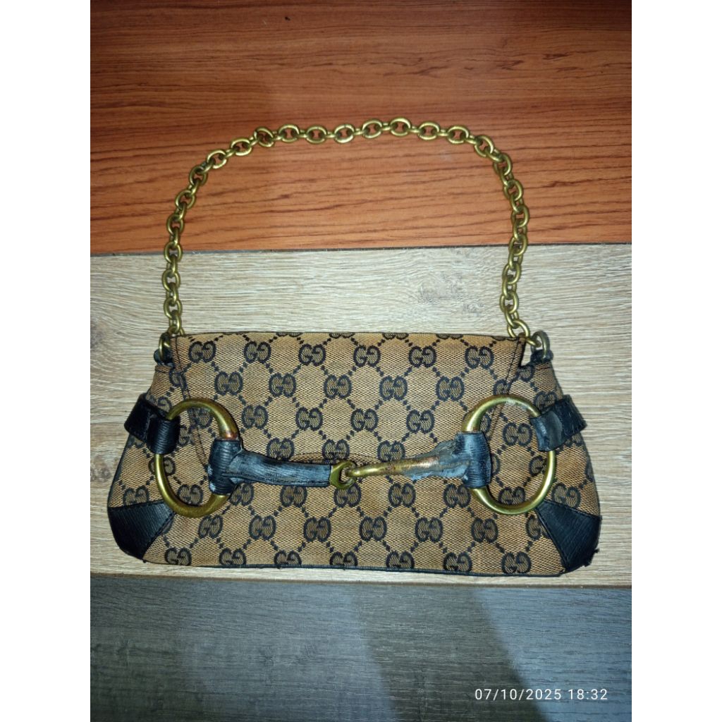Tas Gucci Beige Canvas GG Horsebit Clutch Chain Handbag minus
