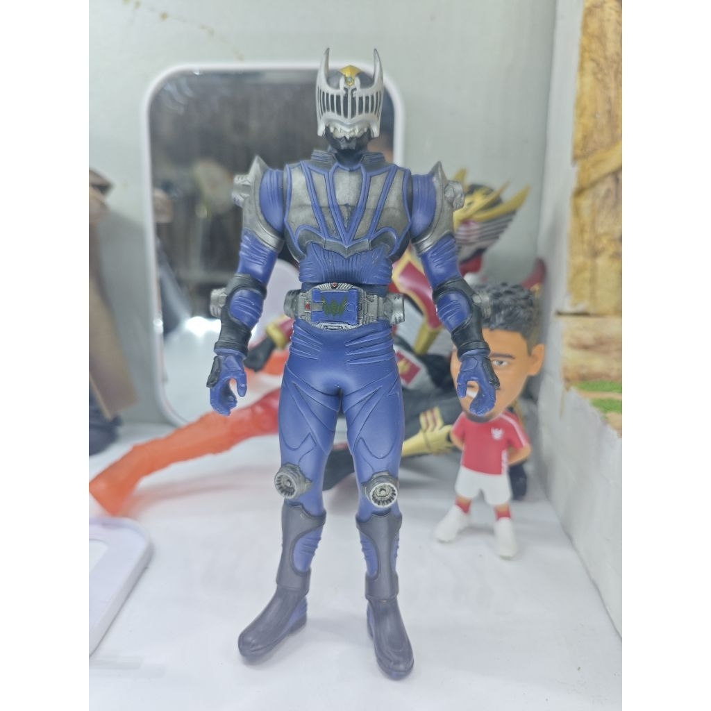 Action Figure RHS Kamen Rider Ryuki Knigh Tinggi 17 CM