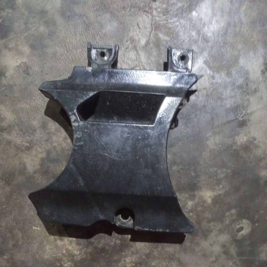 Tutup tengah CVT Suzuki Hayate original bawaan motor