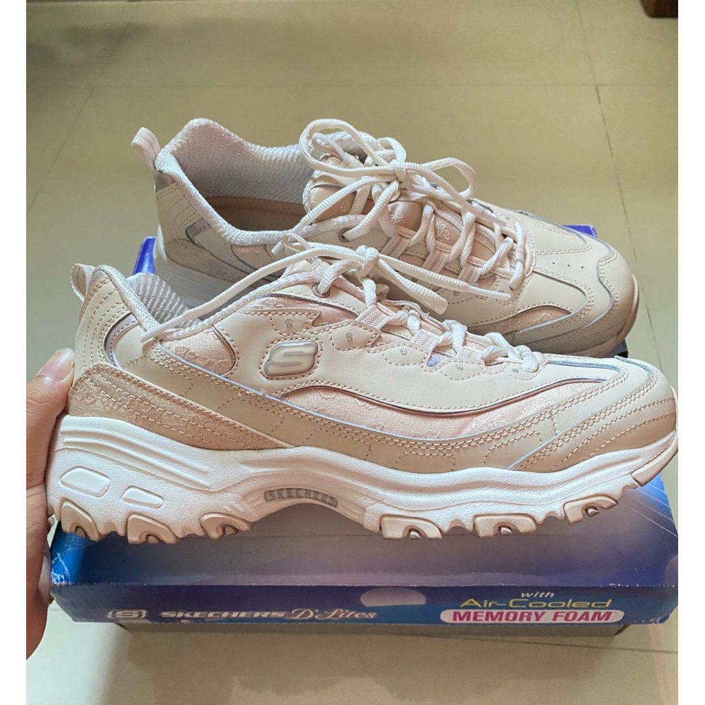 Preloved skechers D’Lites with Air-Cooled memory foam