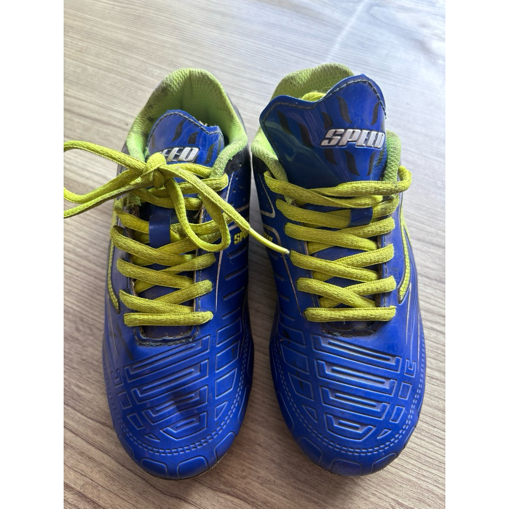sepatu futsal speed