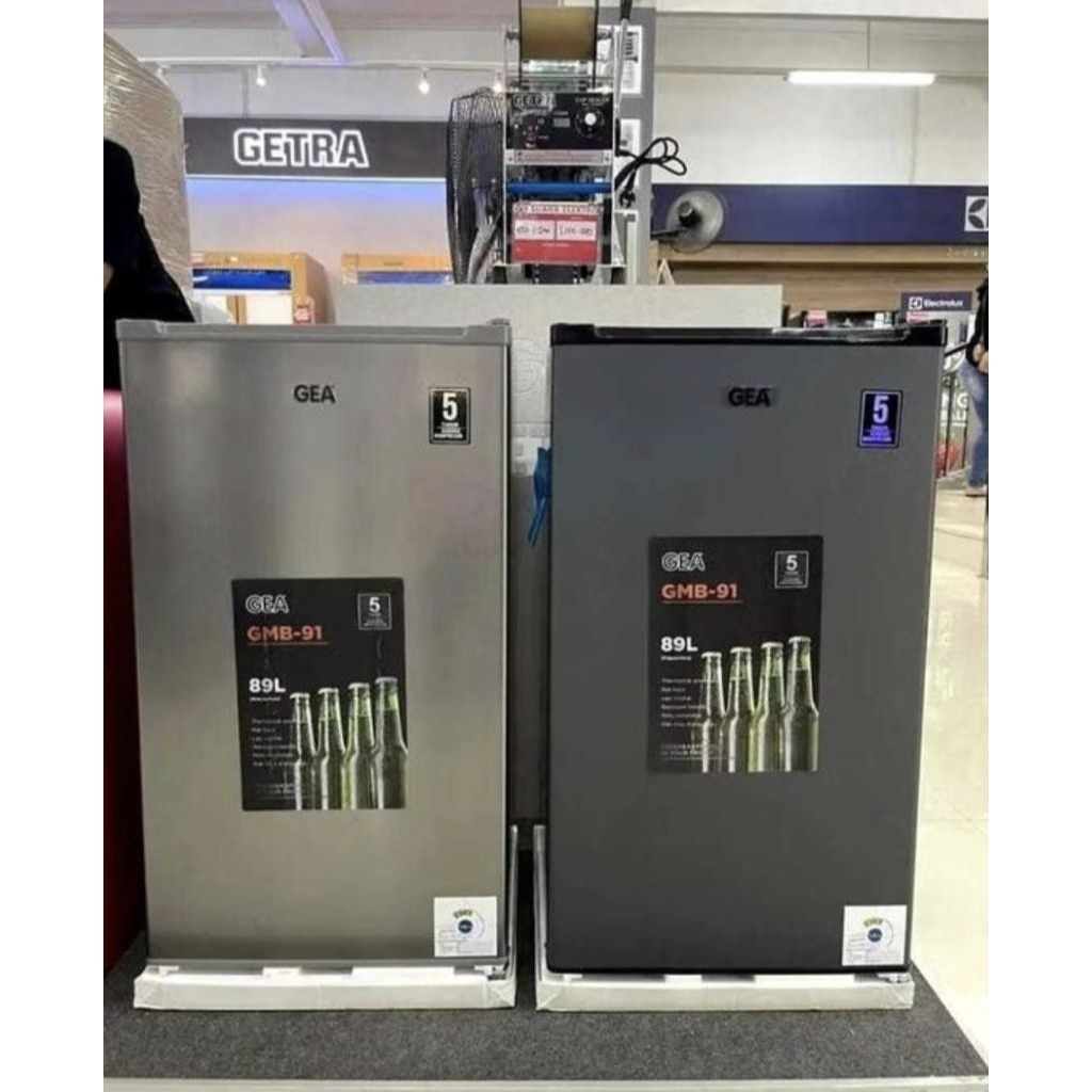 KULKAS MINIBAR GEA CM B 91