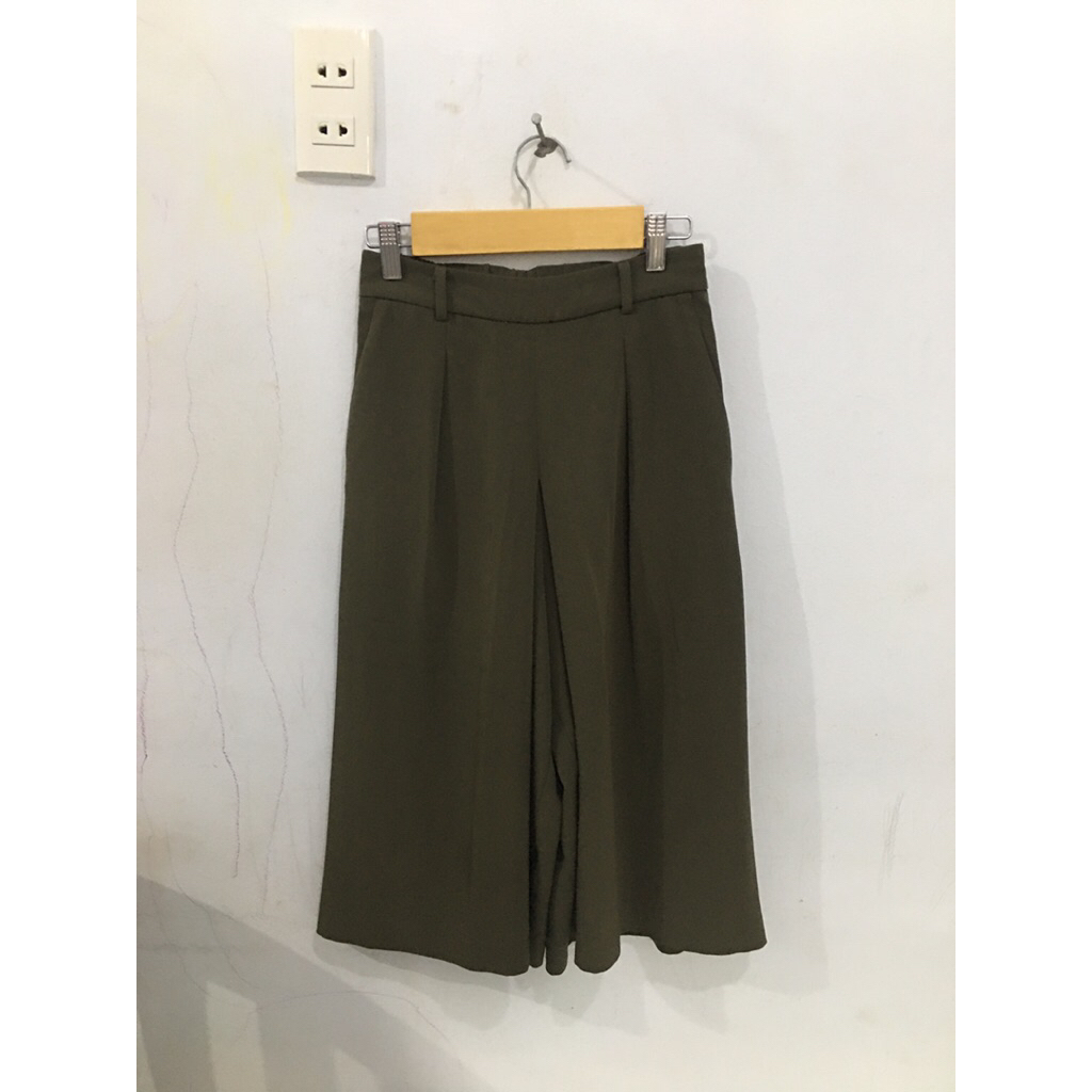 celana jorts highwaist uniqlo