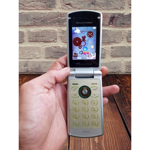 Sony Ericsson W508 HP Jadul Walkman Lipat