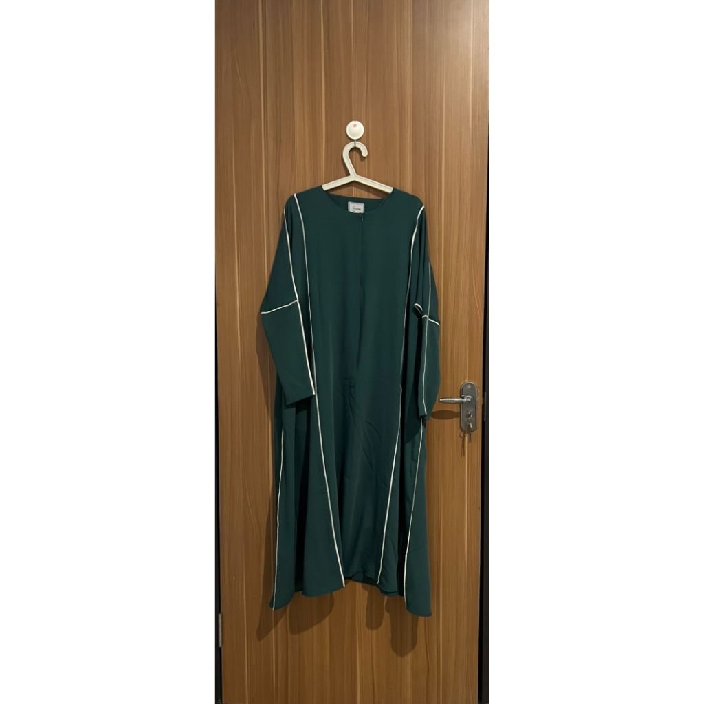 PRELOVED LINE ABAYA BY SOFNI