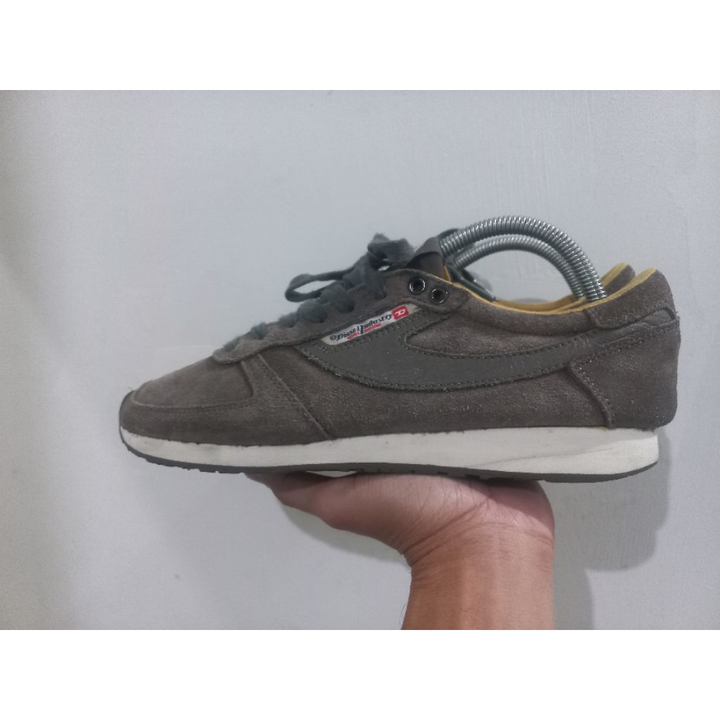 Sepatu Diesel Second
