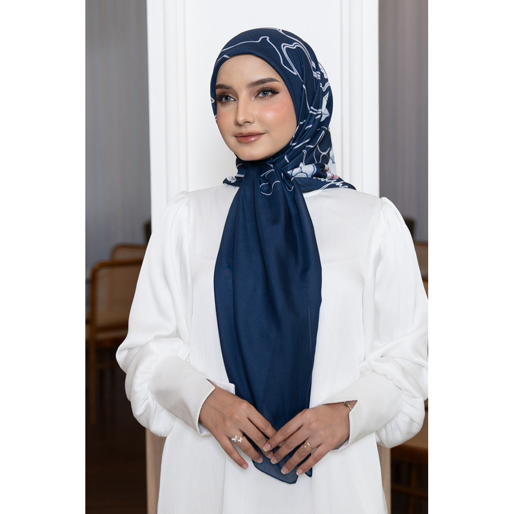 Hijab mandjha ivan gunawan - Rosie Navy