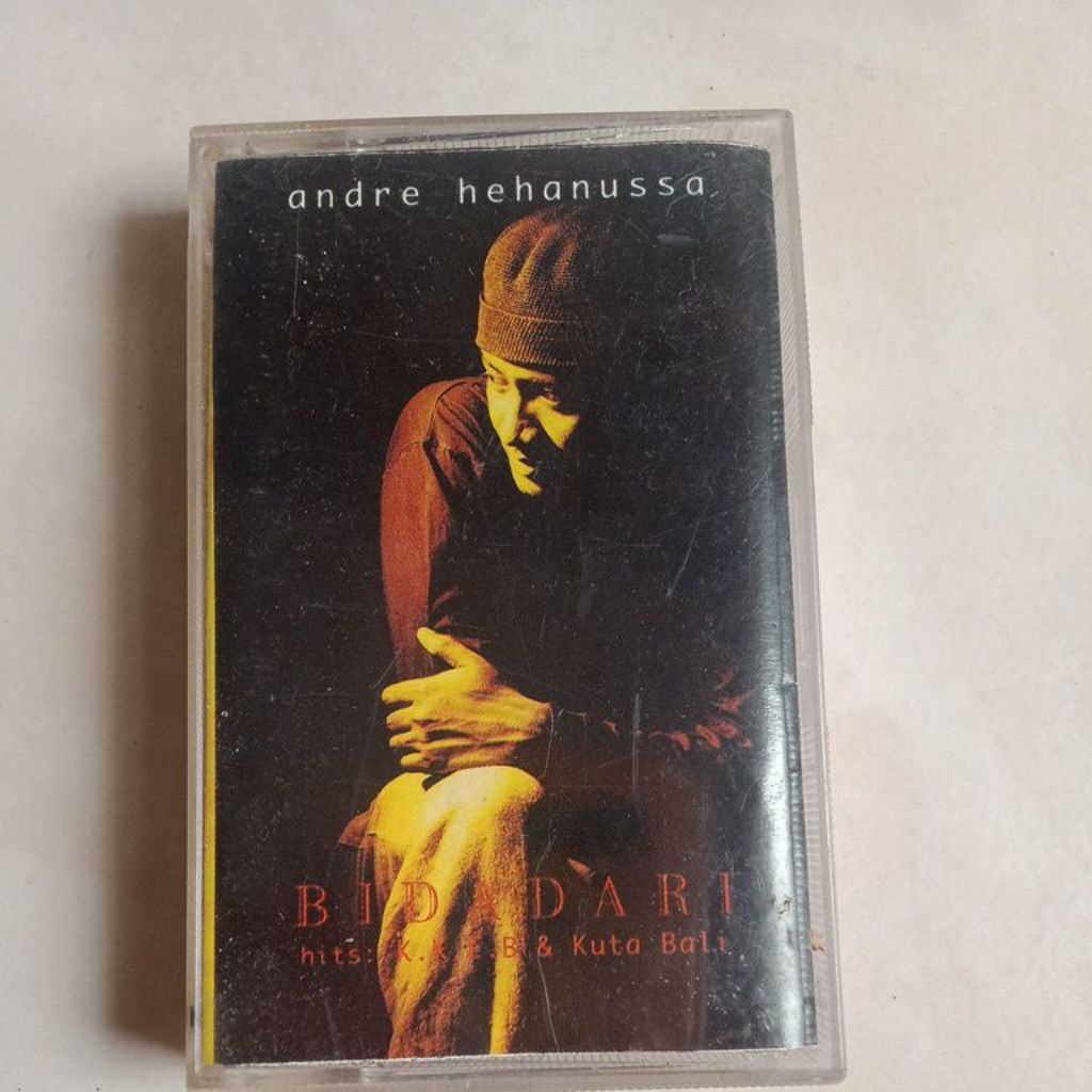 kaset pita Andre Hehanusa bidadari