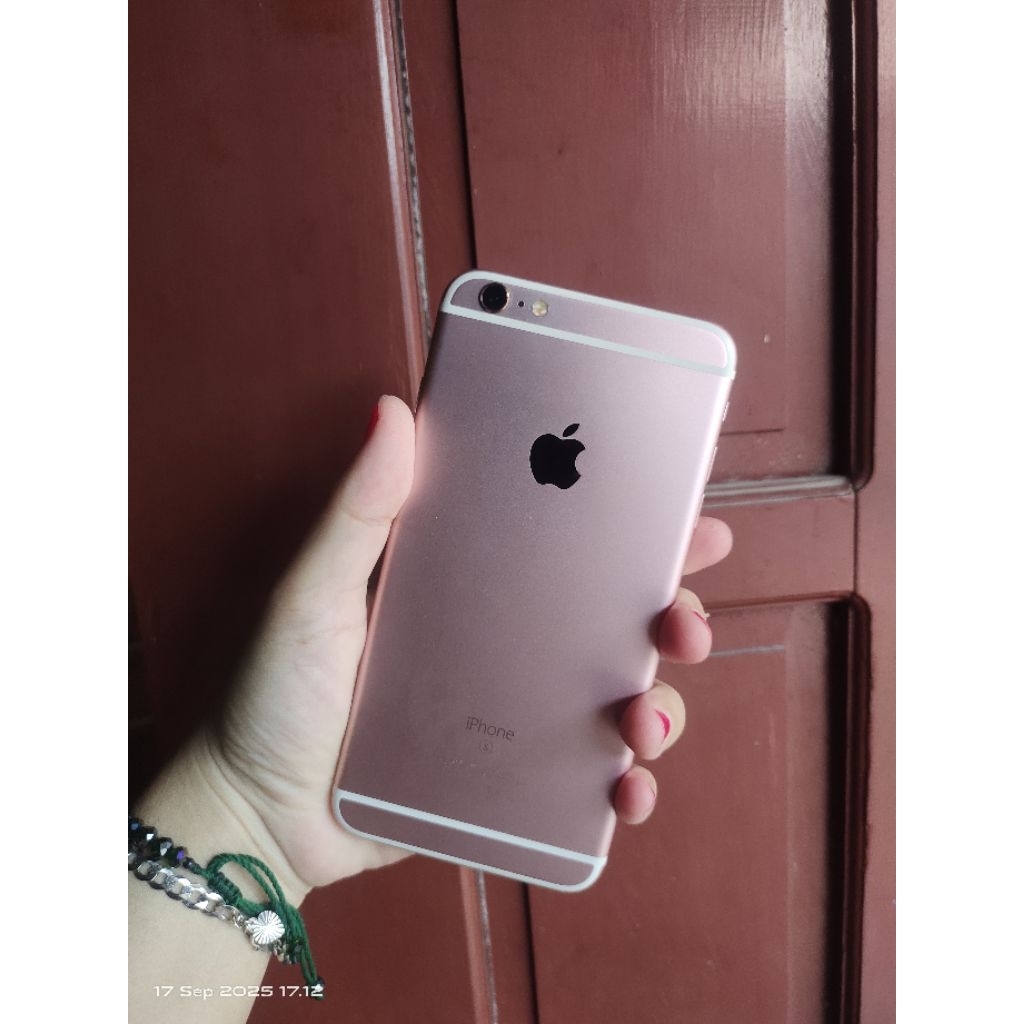 iPhone 6s Plus ( 6s + ) Mulus Tanpa Noda Baret Body Like New Lengkap BH 100% ORI Ibox