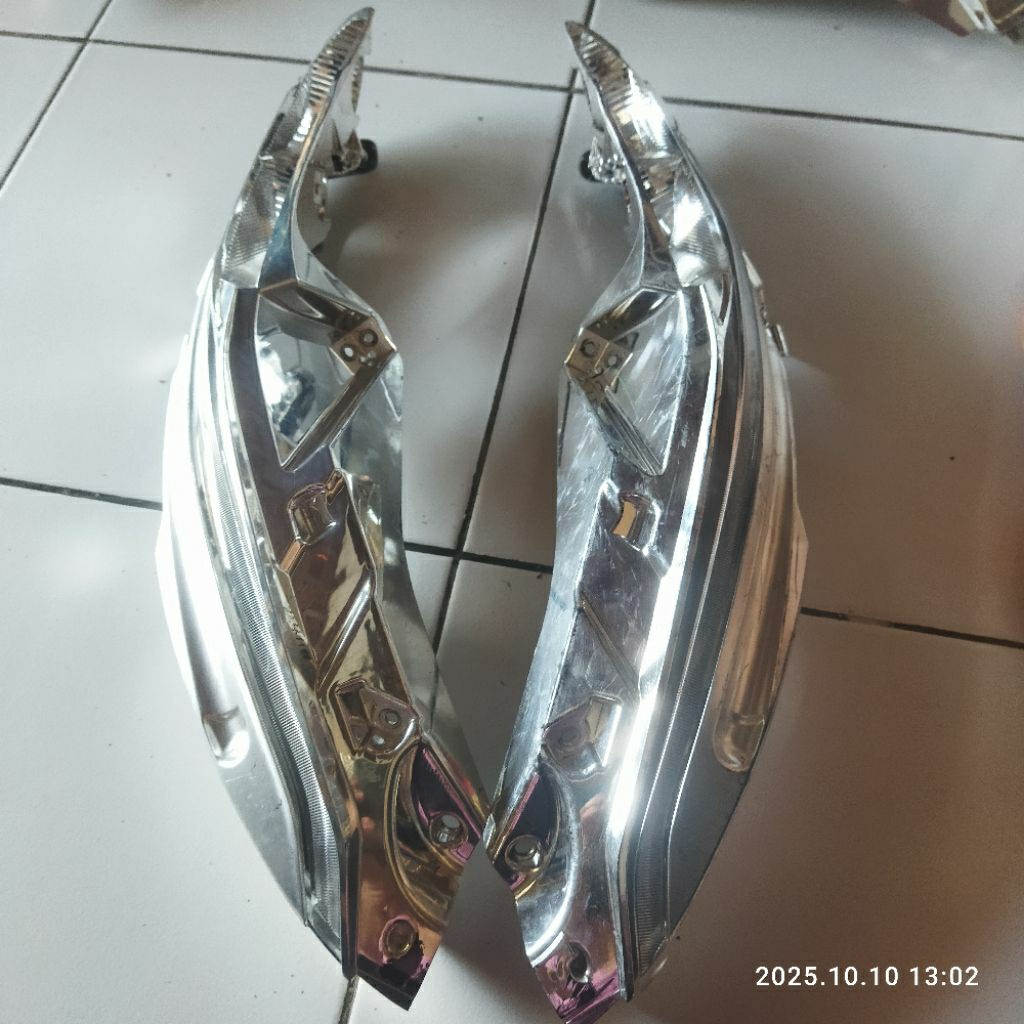 Reflektor plus mika alis lampu sein depan Honda PCX 150 old original