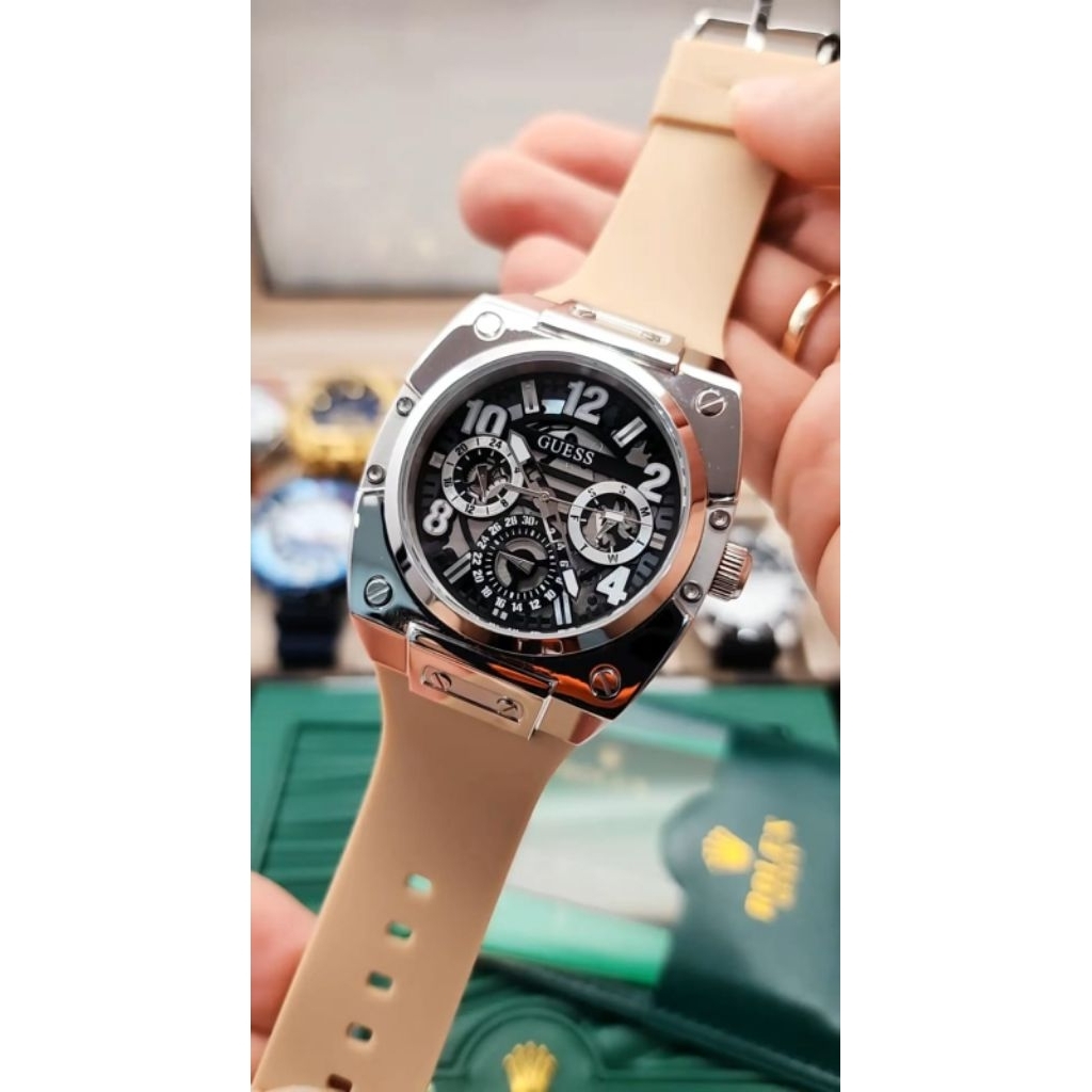 Jam Tangan Cowok Guess karet