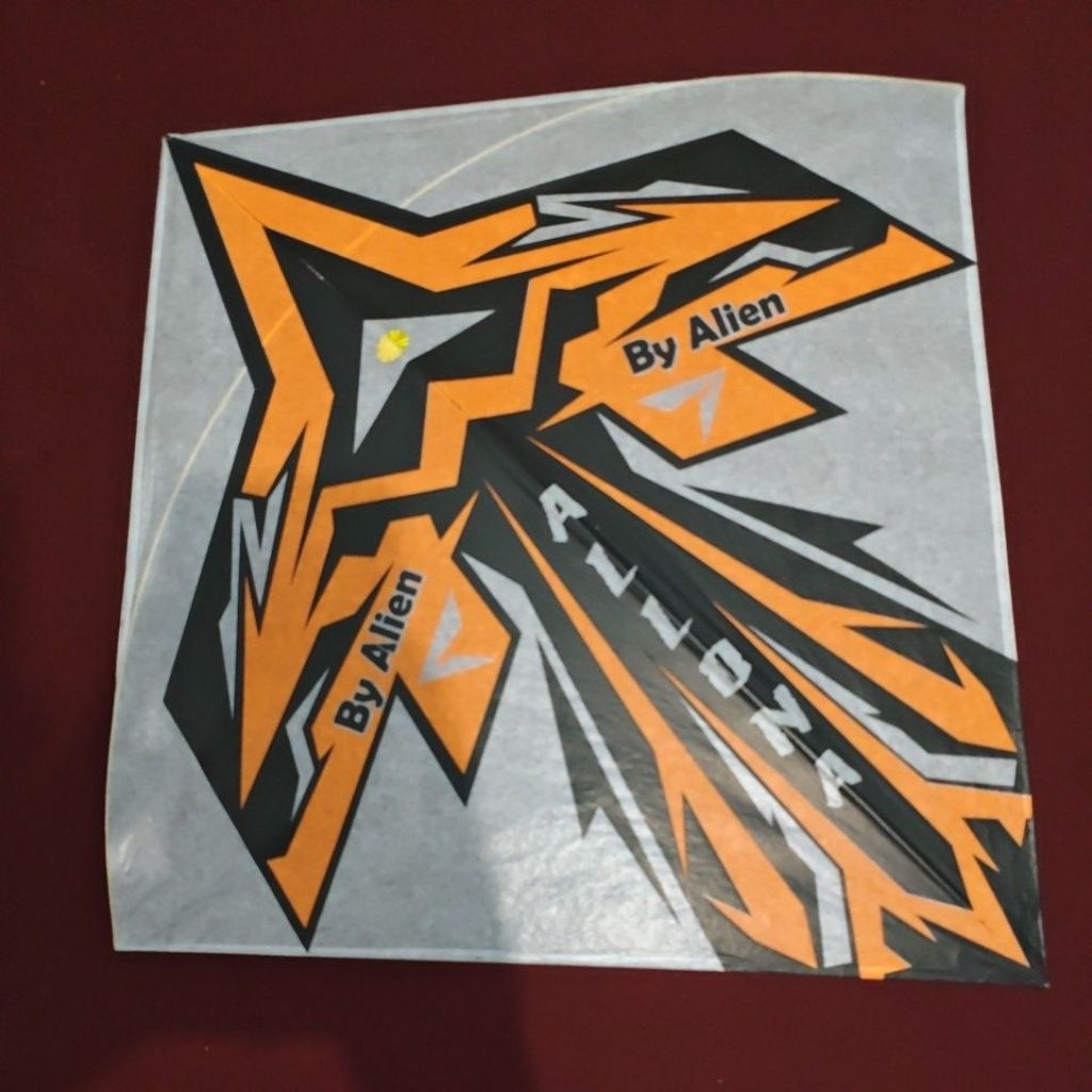 Layangan Sukhoi turnamenan Allona