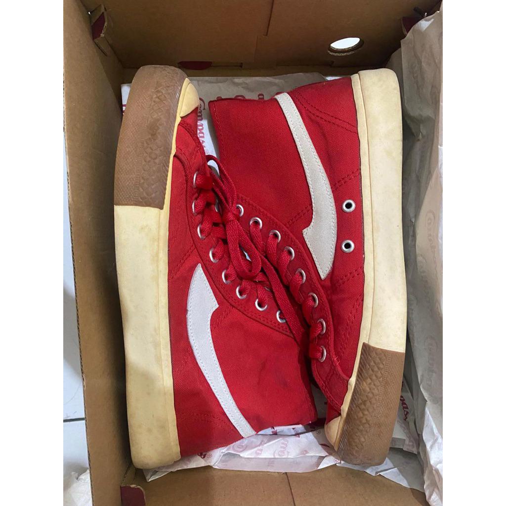 (PRELOVED) SEPATU COMPASS GAZELLE HIGH RED GUM 100% ORIGINAL