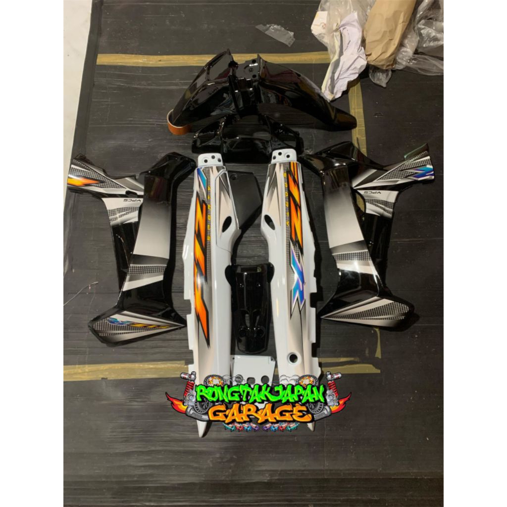 full set bodi halus fizr f1zr fiz r hitam putih 2004 cover body fiz r f1zr fizr full clutch hitam pu