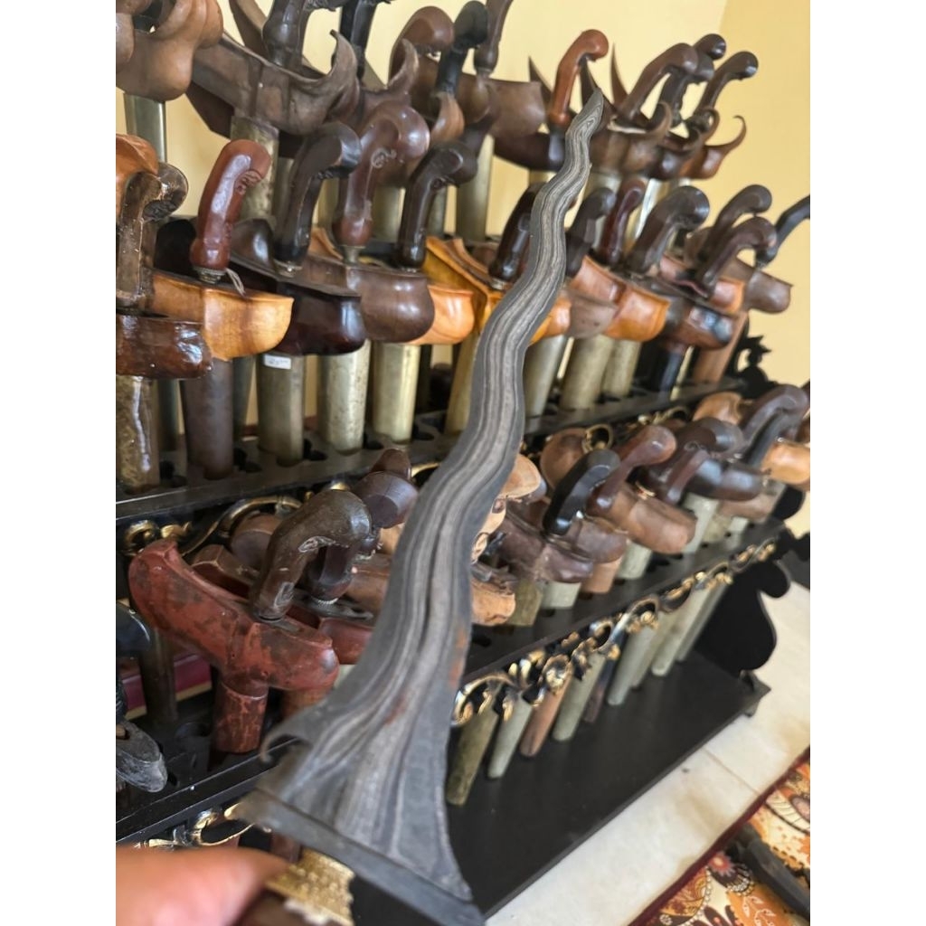 sempono pamor miring