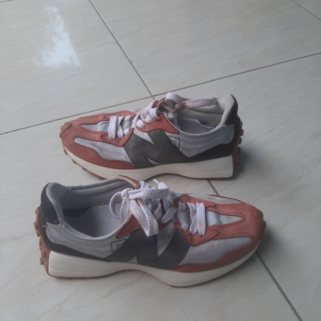 SEPATU NB 327 / sepatu sneakers
