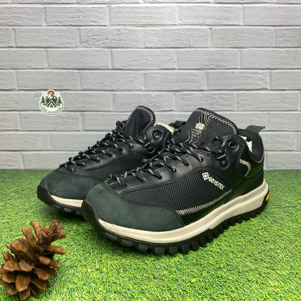 sepatu outdoor hiking gunung Kolon Sport Camp Goretex 42
