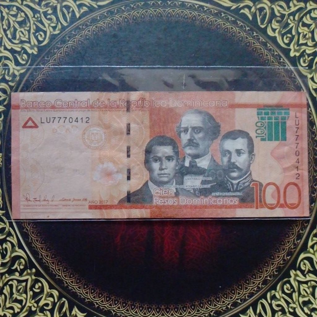 Uang Dominica 100 peso 2017 vf
