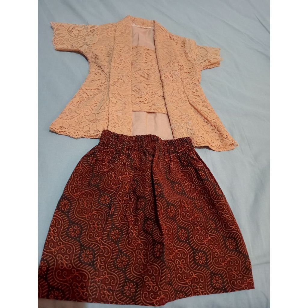 PRELOVED- Set Kebaya anak perempuan warna Coklat Milo
