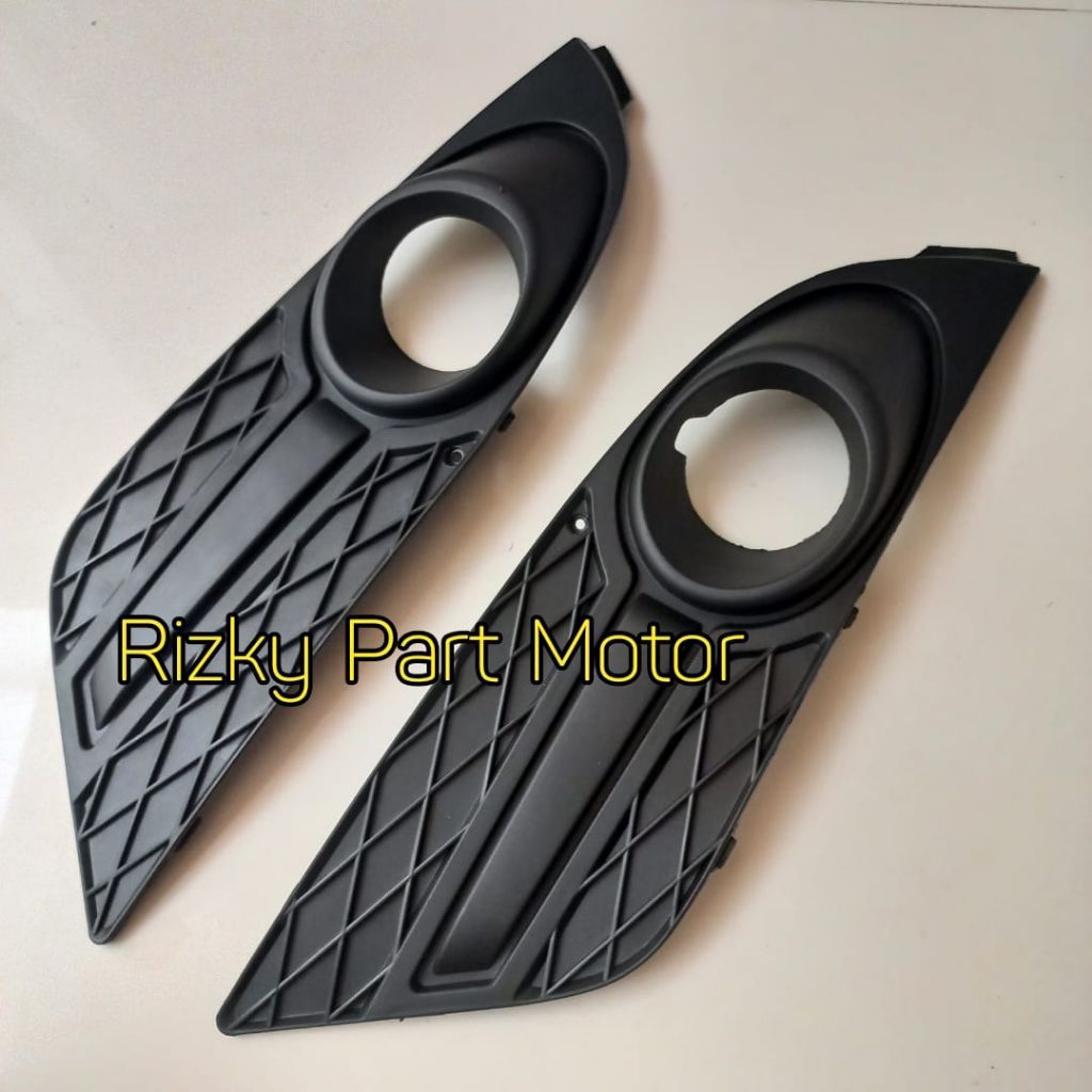 Cover Foglamp 1 Set LH RH Ford Focus 2007 - 2008