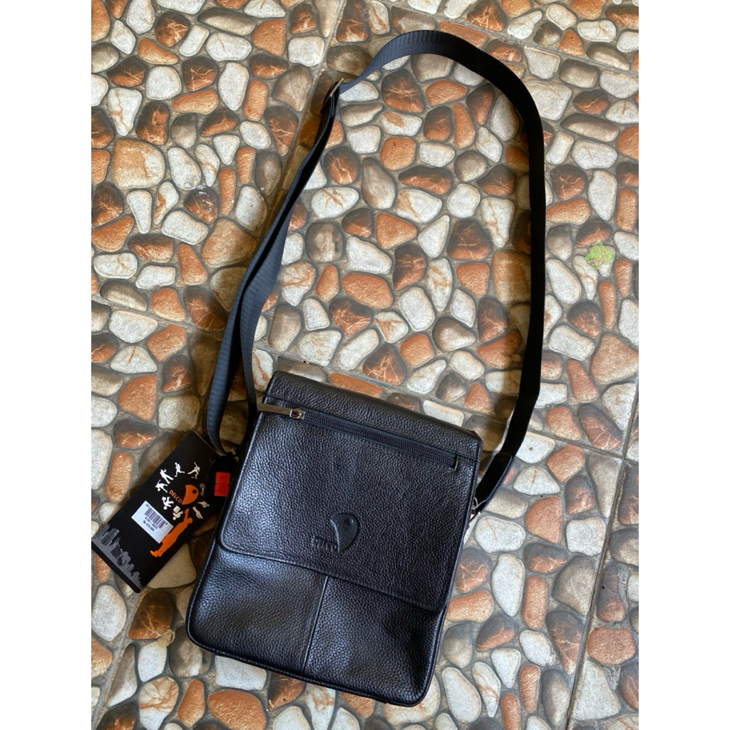 Tas slingbag Delco by Elizabeth kulit asli Baru with tagprice murah