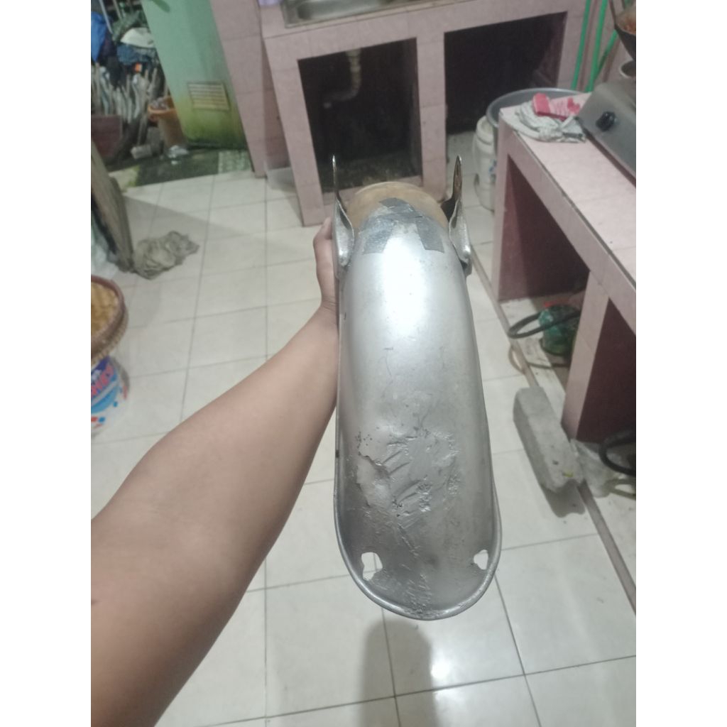 spakbor belakang Suzuki a100 copotan ori