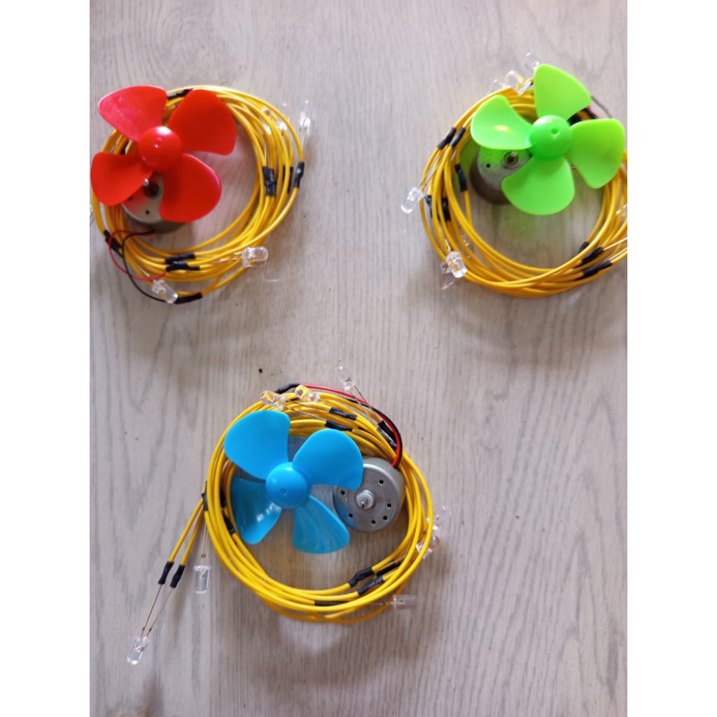 LAMPU LAYANGAN 1 SET LAMPU & DINAMO UNTUK HIAS LAYANG-LAYANG.