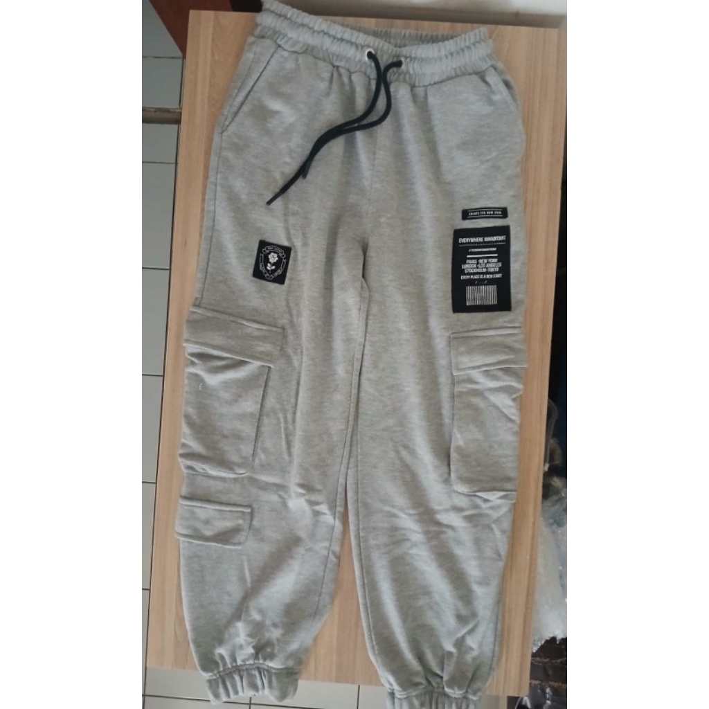 [PRELOVED] BERSHKA CELANA SWEATPANTS ORI