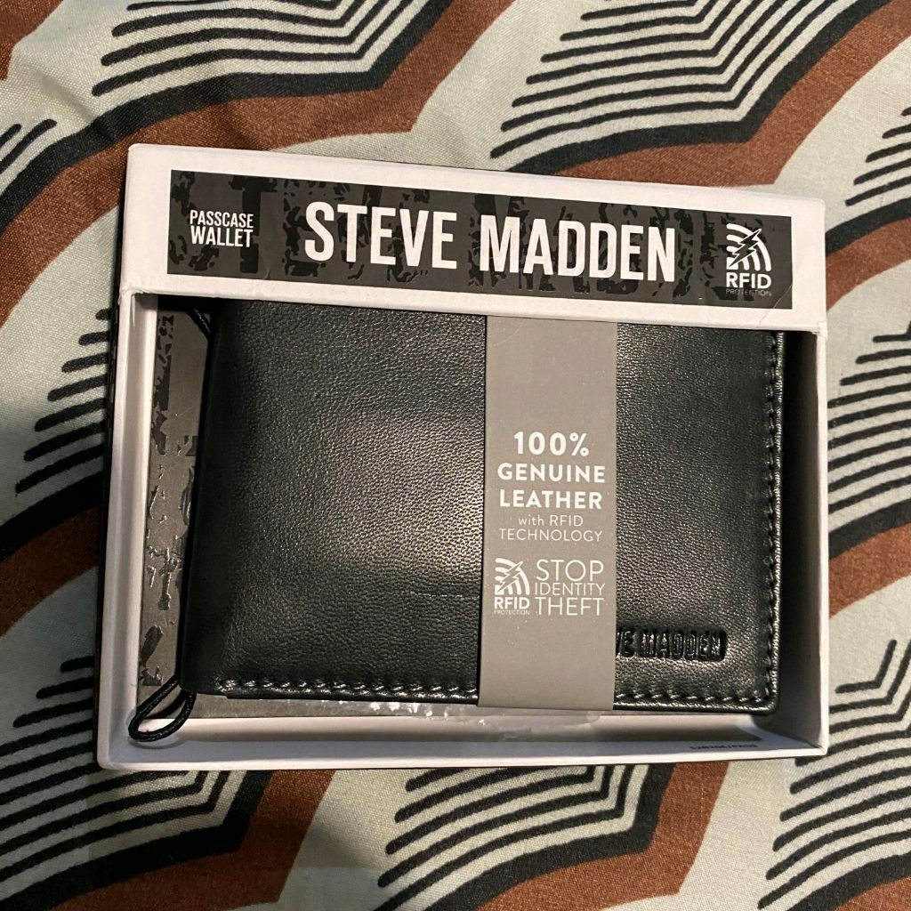 Steve madden wallet
