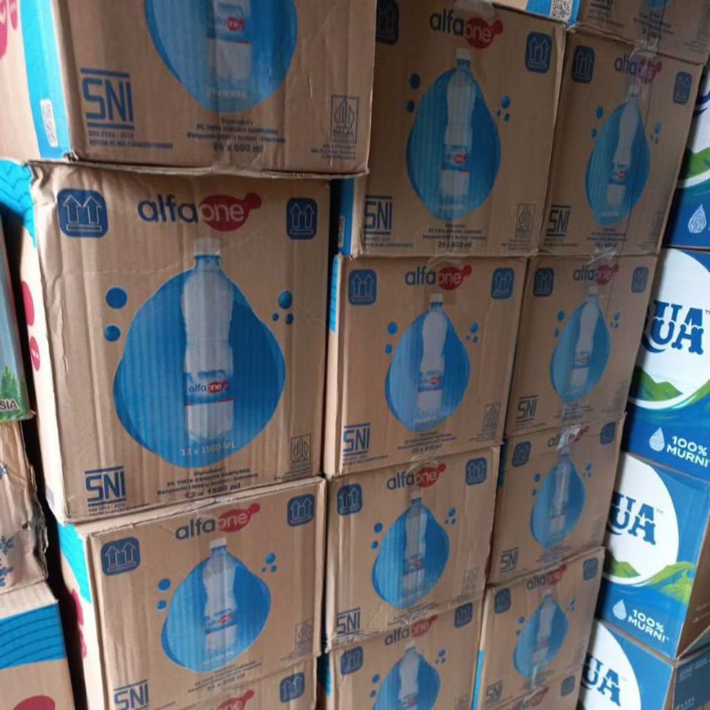 air minum kemasan Daira/Aqua/le mineral/ alfa