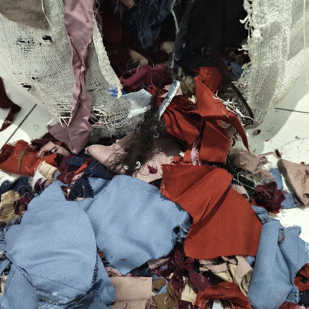 Kain Perca Isian Samsak -  Kain Bekas Kiloan