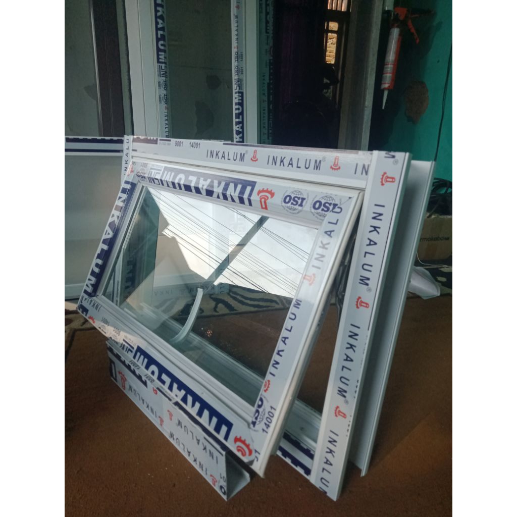 jendela boven alumunium