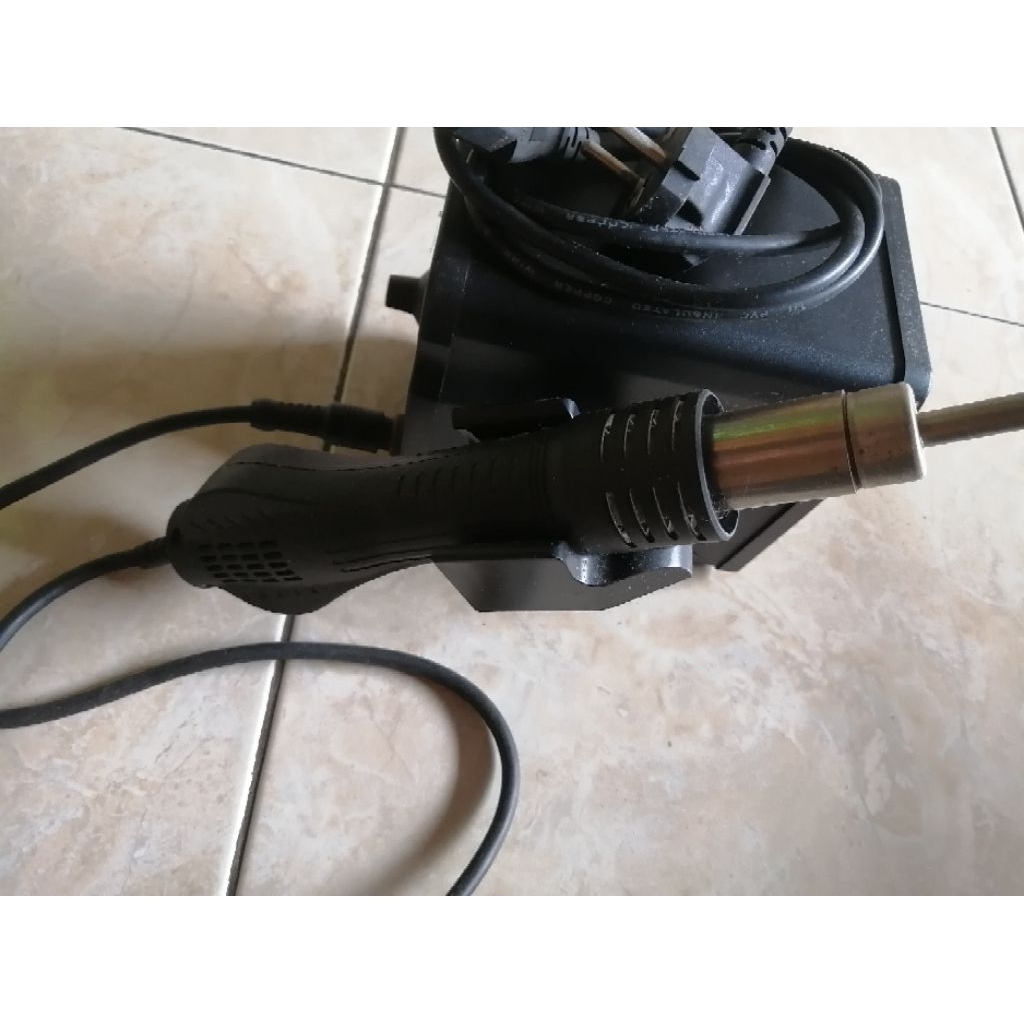 solder uap blower HOT AIR 858D bekas normal