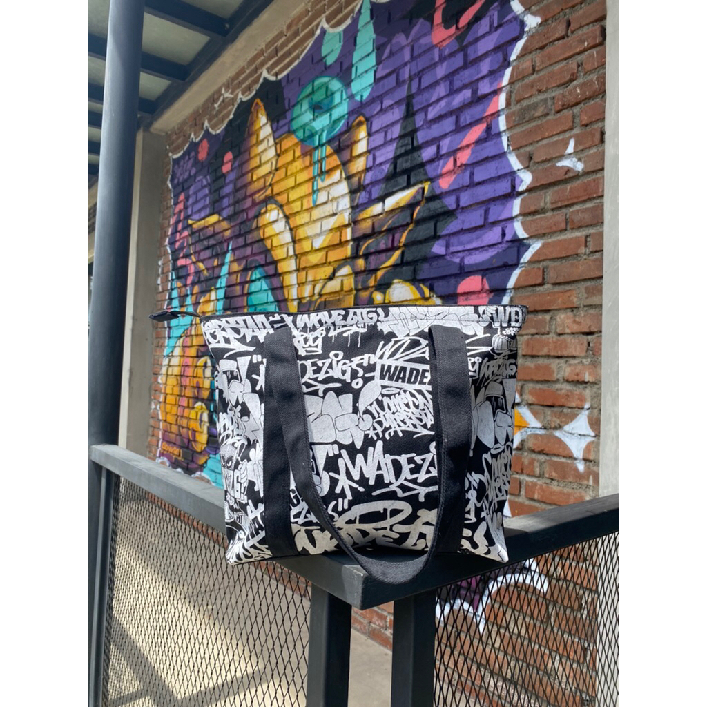 WADEZIG BAG - GRAFFITI TOTEBAG BLACK
