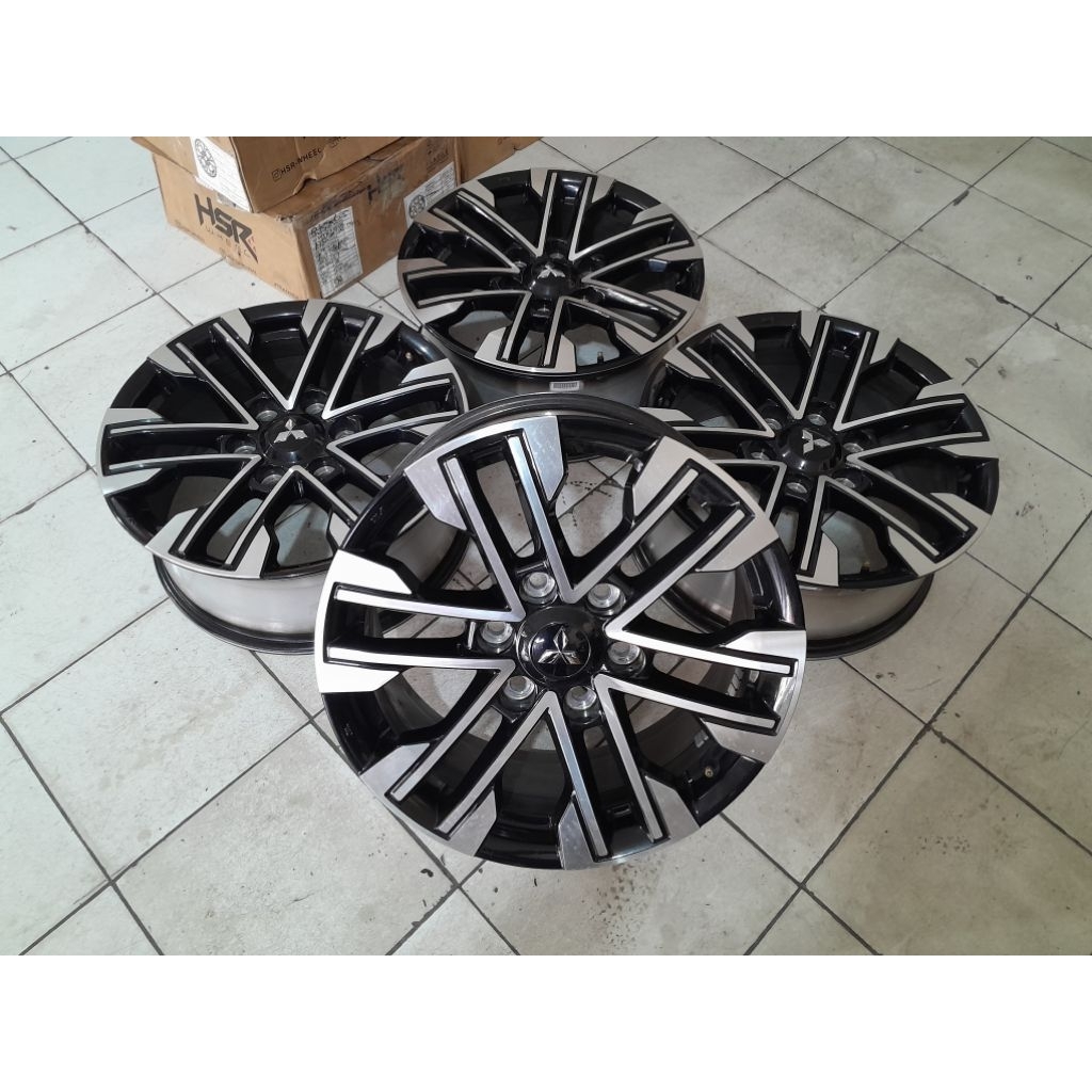 velg pelek mobil Second murah oem mitsubishi pajero Ring 18