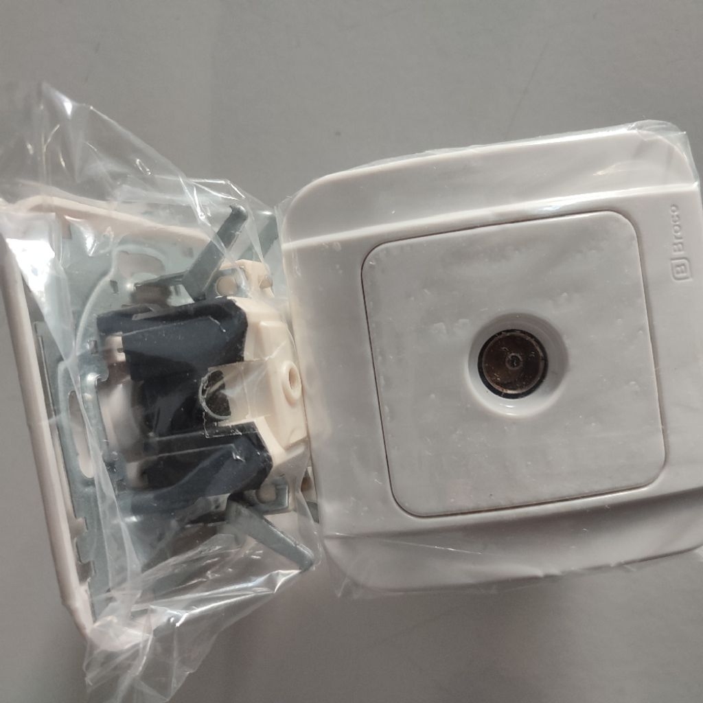 Stop Kontak TV/ Stop Kontak TV IB Galleo/Soket  TV/Colokan TV - Broco