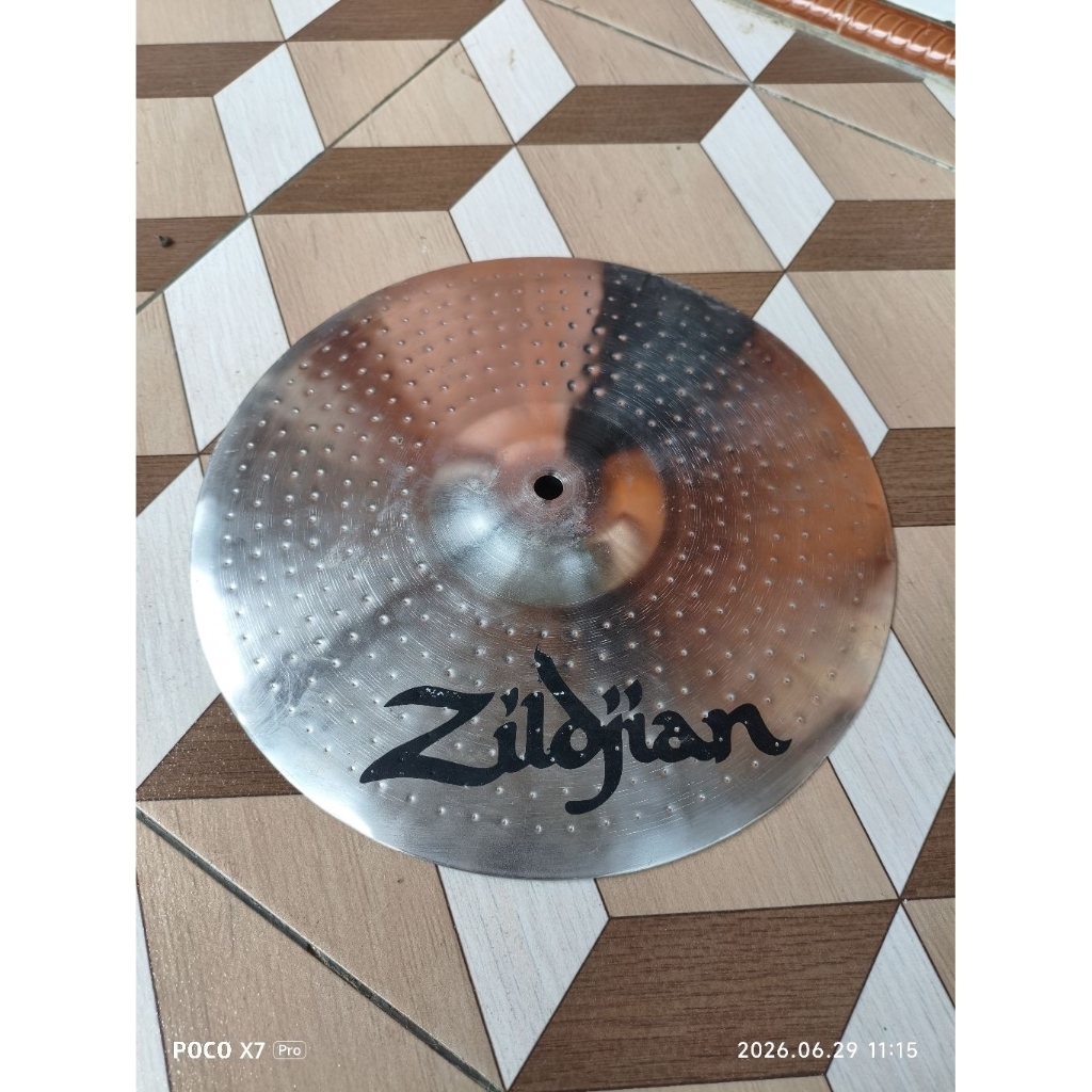drum cymbal Simbal zildjian 12 in / lebar 30 cm second bekas masih bagus