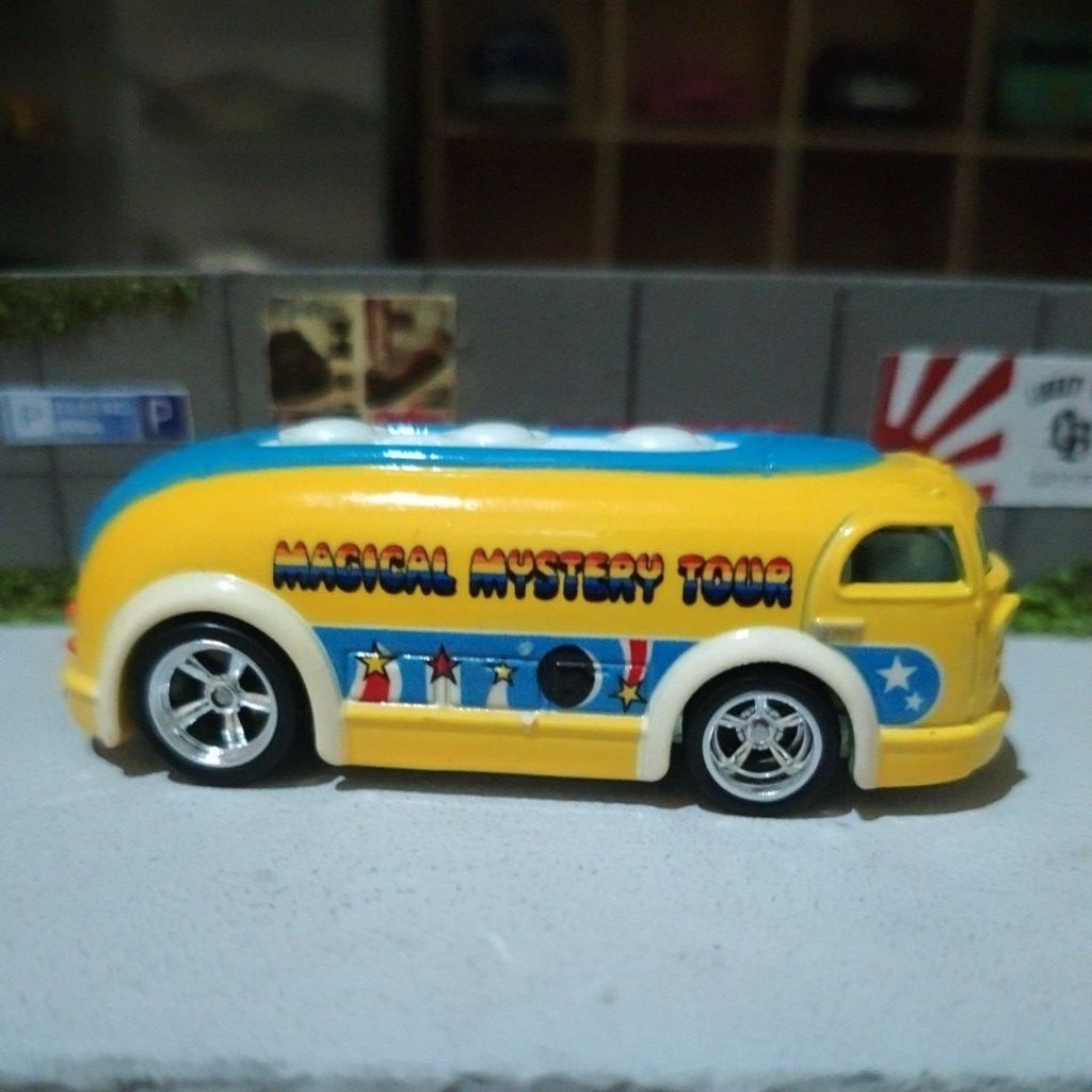 hotwheels the Beatles haulin gas